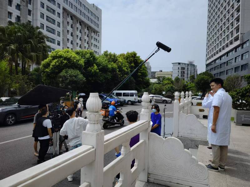 江南区广告片拍摄公司低成本实现高规格制作的诀窍